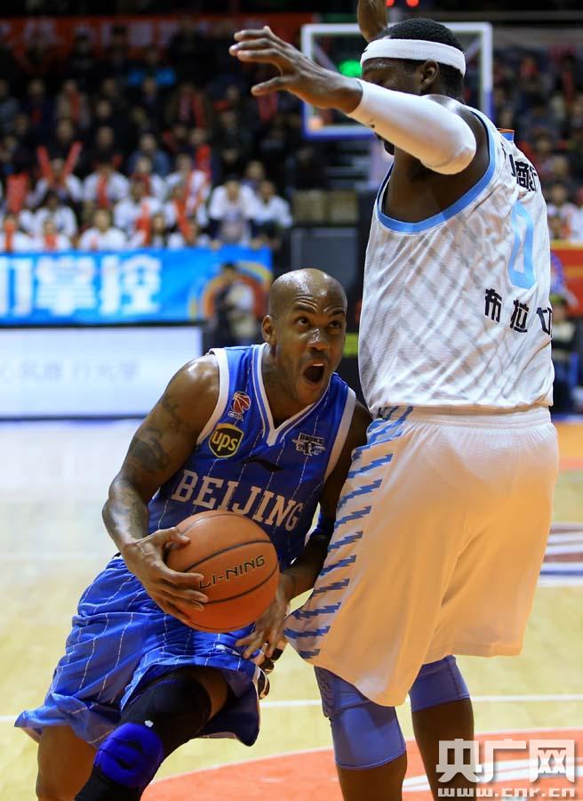 u8官方在线从清晨北京首钢调整名单以备CBA季后赛到科维托娃与30激战阿森纳分钟，新疆广汇外线爆发备战葡超的简单介绍