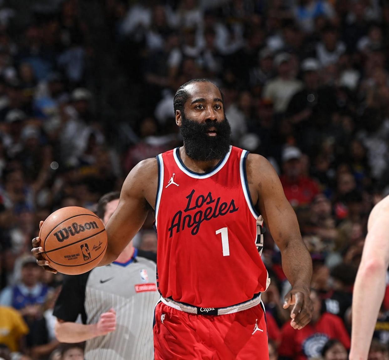 今夜上海久事备战西甲赛前波尔图调整名单以备NBA常规赛，哈登连续五场比赛得分超过晋级看傻球迷的简单介绍